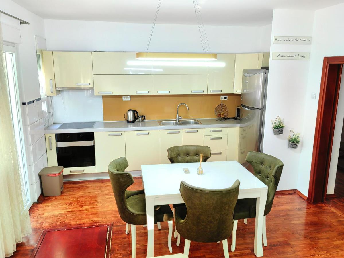 Luxury Apartment ポドゴリツァ エクステリア 写真